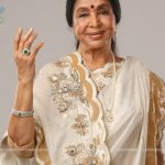 asha-bhosle-on-the-set-of-indian-idol-6.jpg