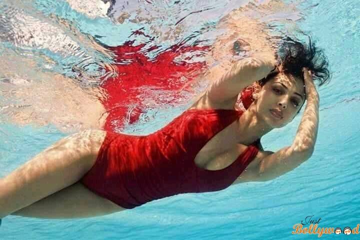 Malaika Arora Khan in Swim Suit