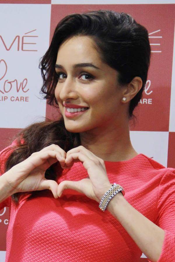 Shraddha Kapoor In Red   Top