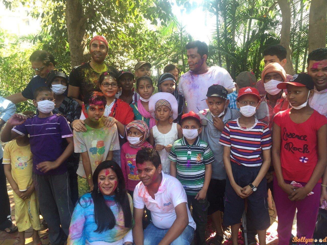 Sandip Soparrkar and Vijayshree Chaudhary playing Holi with Cancer Patient Children14