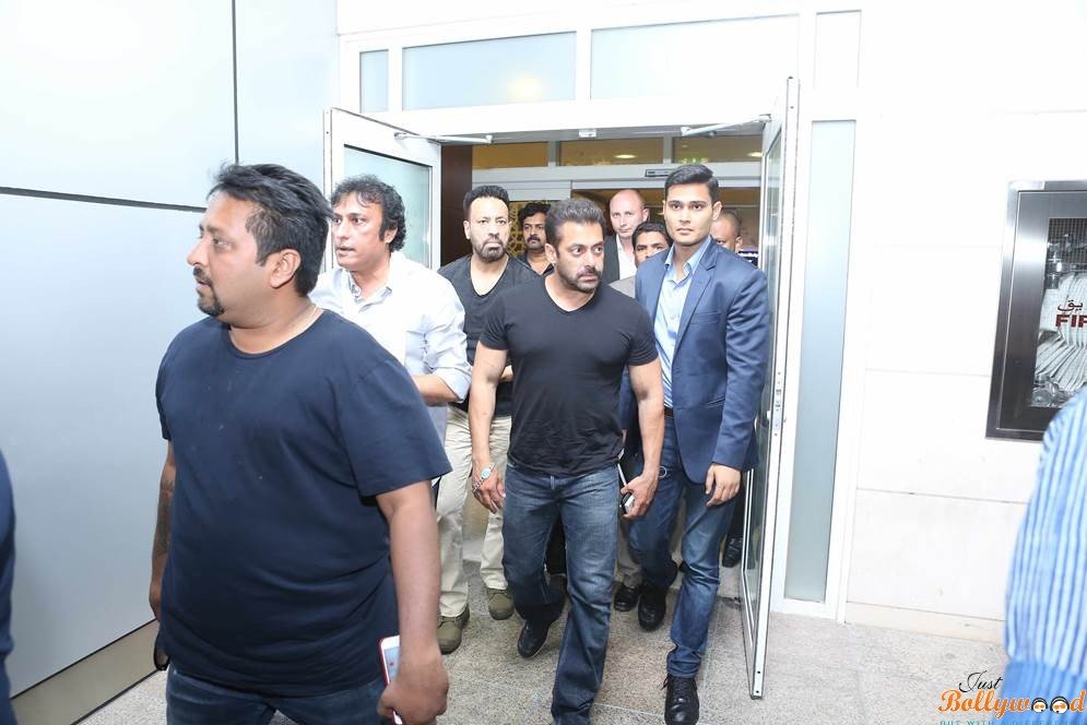 Salman Khan arrives to Duba for AIBA