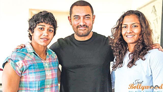 Aamir with Geeta and Babita Phogat