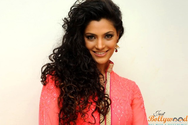 Saiyami Kher cool wallpaper