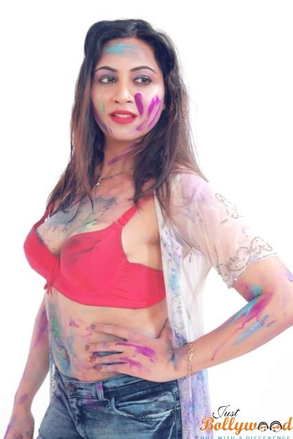 Arshi Khans Hot Bikini Holi Shoot for Indian Cricket Team to Win the World Cup 6