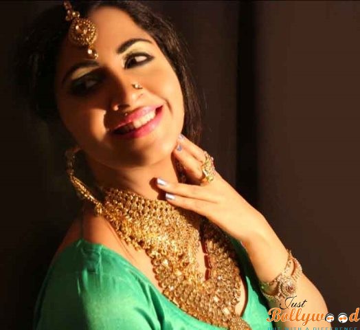 arshi-khan-designer-flynn-remedios-durga-pooja-shoot-23