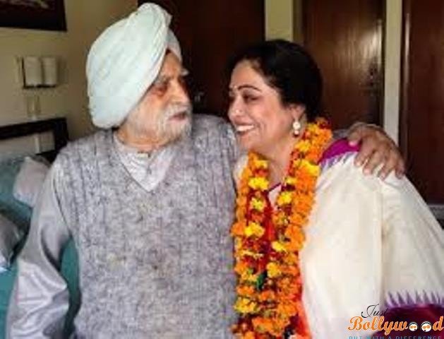 kirron-kher-father-passed-away