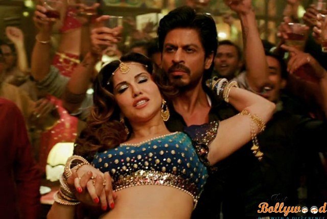 hottie-sunny-leone-sizzles-in-laila-main-laila-song-with-srk-raees-1