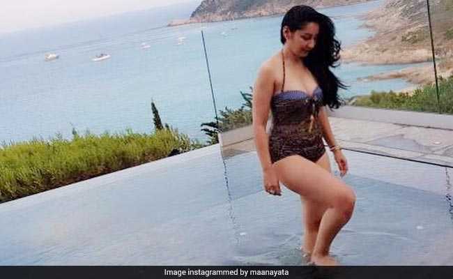 Maanayata Dutt In Bikni