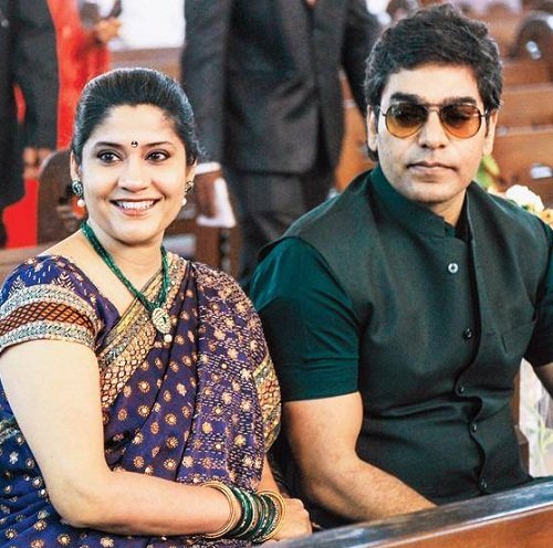Ashutosh Rana with wife