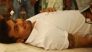 Sonu NIgam without mask