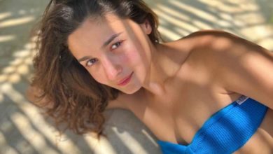 Alia Bhatt sets the internet on fire as shares a stunning picture in a strapless blue bikini!