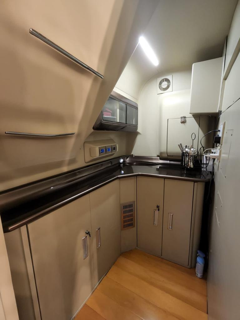 shilpa shetty vanity van 4