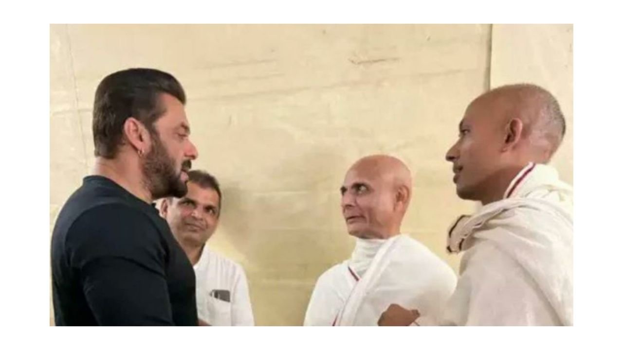 Salman Khan meets Jain monk Acharya Vijay Hansratnasur
