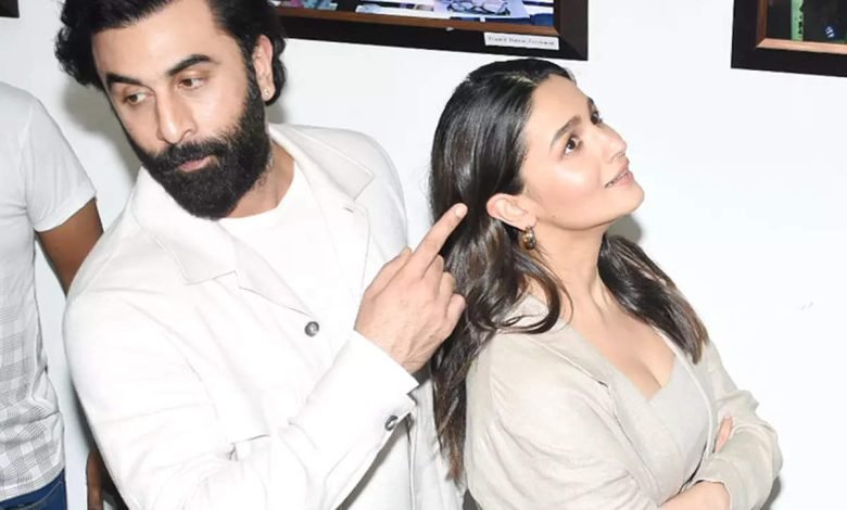 Alia bhatt and Ranbir Kapoor at an event