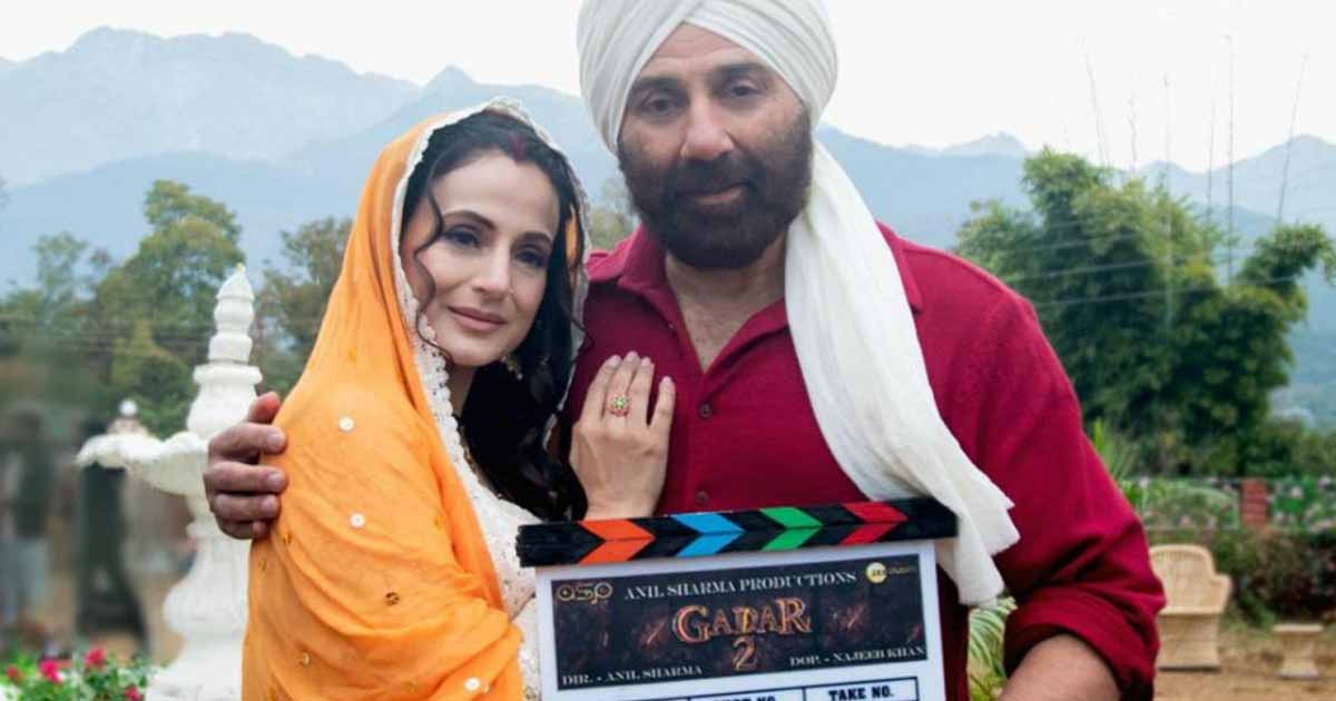 sunny deol meets his loving fans as he promotes gadar 2 in national capital