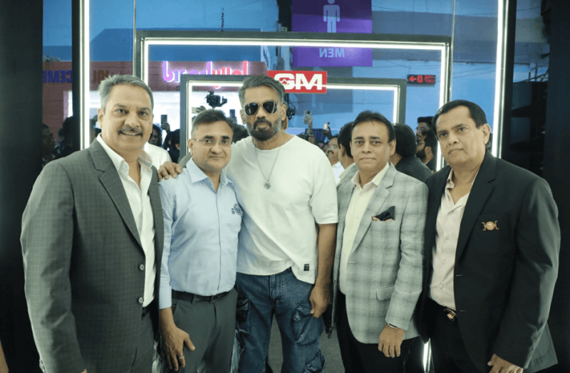 Suniel Shetty and Athiya Shetty