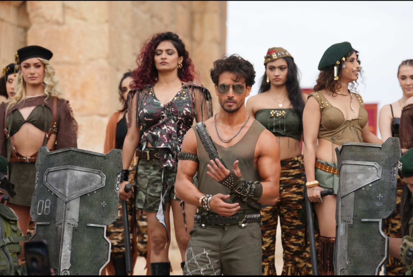 Bade Miyan Chote Miyan 3