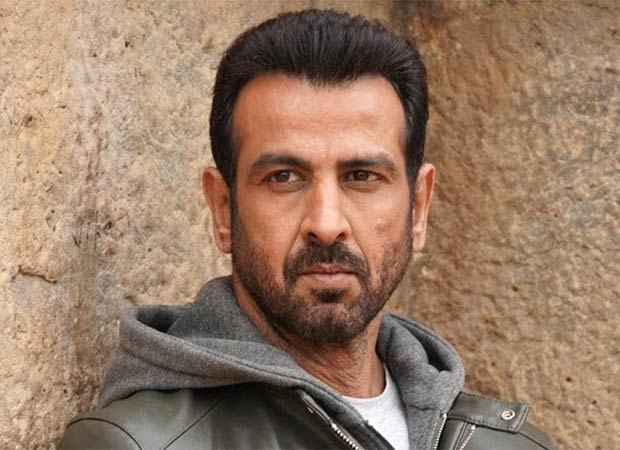 Ronit Roy Warns Fans of Online Impostor Targeting Women and Demanding Money: “Cops Are Coming for You” 1 Ronit Roy